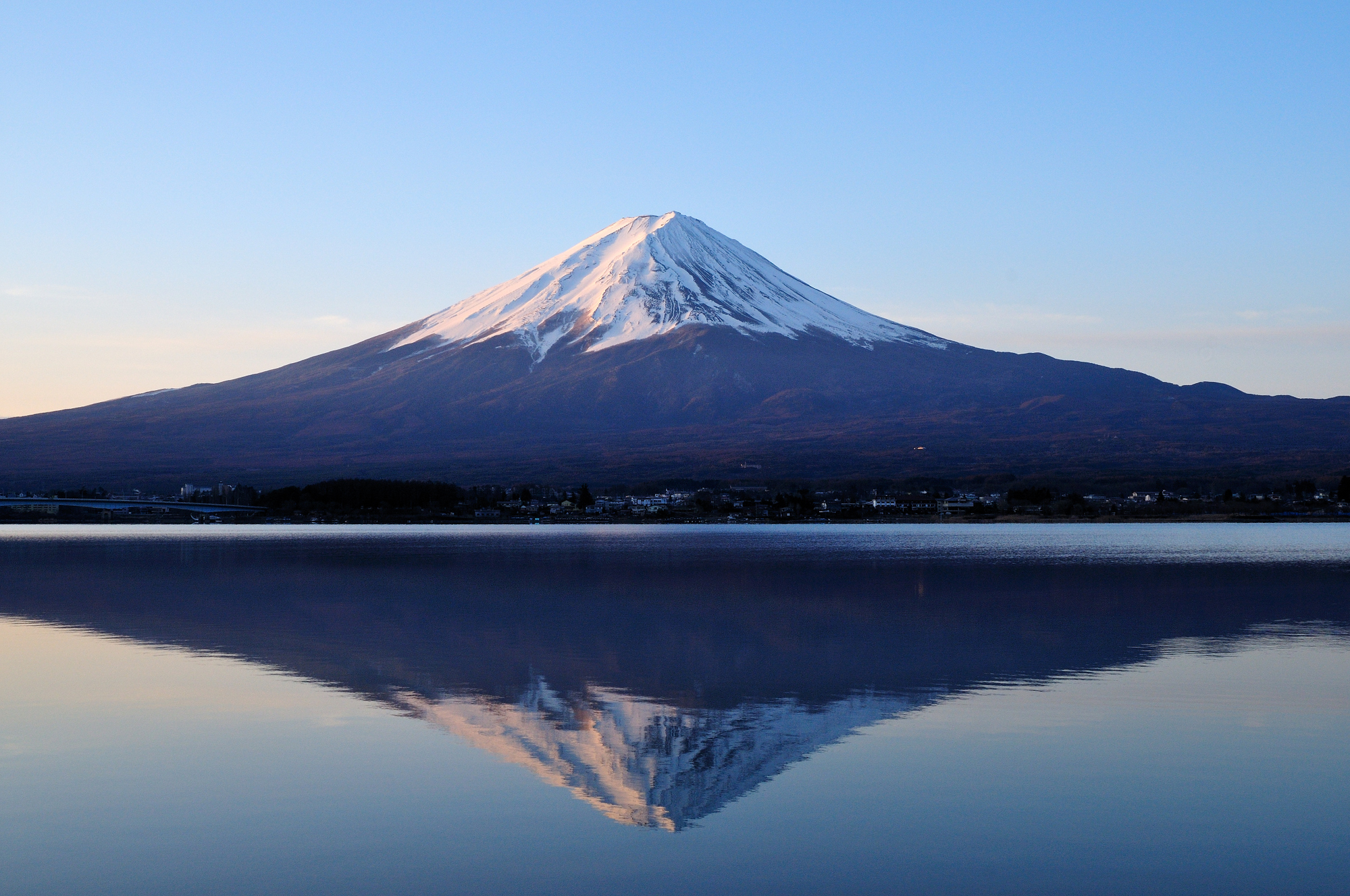 【富士山】ウォーターサーバーの種類や浄水器との違い・おいしい水が飲みたい方へ